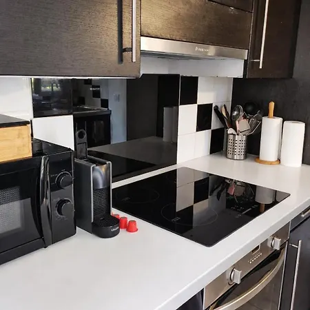 La Maison Badine, Air-conditioned Triplex Apartman Antibes