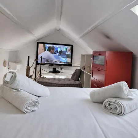 La Maison Badine, Air-conditioned Triplex *