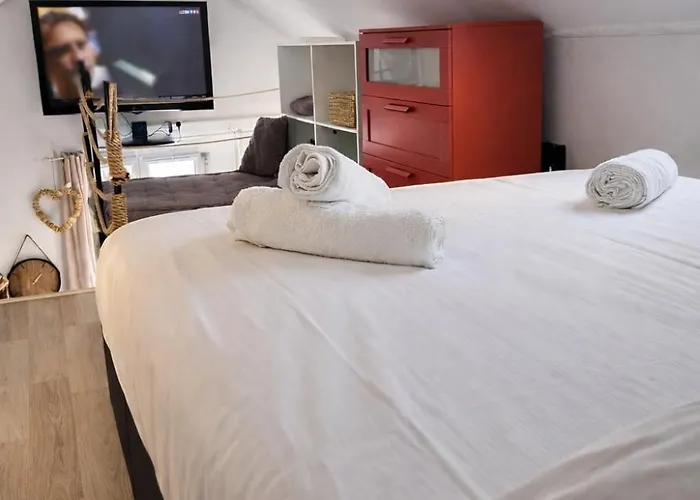 La Maison Badine, Air-conditioned Triplex Apartman Antibes