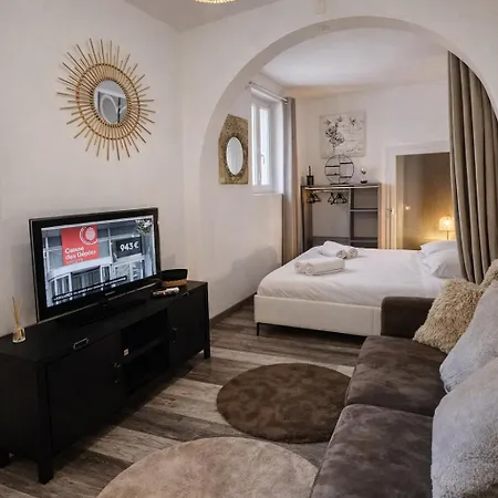 Апартаменти La Maison Badine, Air-conditioned Triplex