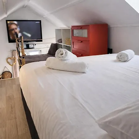 La Maison Badine, Air-conditioned Triplex Appartement Antibes