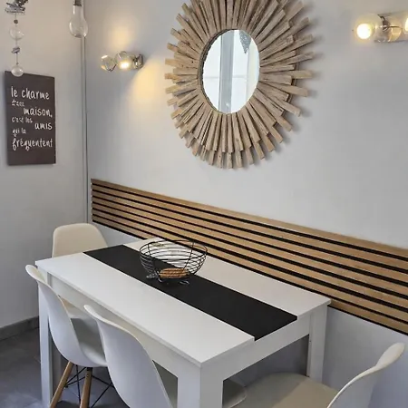 La Maison Badine, Air-conditioned Triplex Appartement *