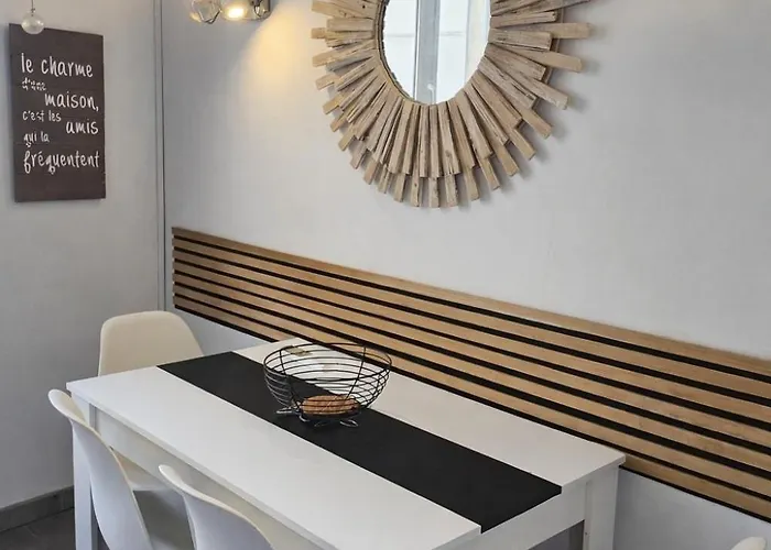 La Maison Badine, Air-conditioned Triplex Lejlighed *